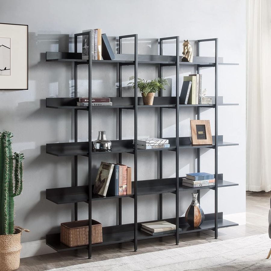 BOOKSHELF added by HELEN SALGADO