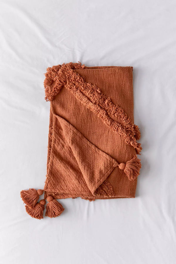 Aden Tufted Throw Blanket added by Spoak Member