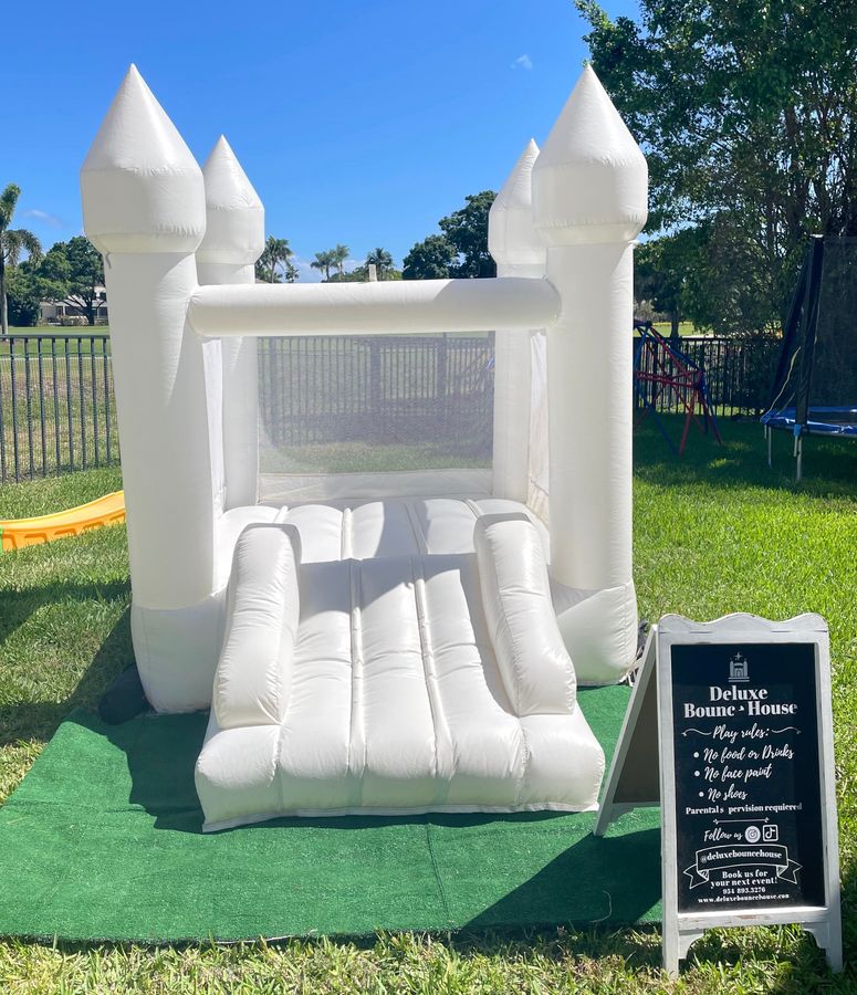 Toddlers White Bounce House - BOOK NOW / Toddlers & Kids Modern Bounce House added by Kelly Semerene