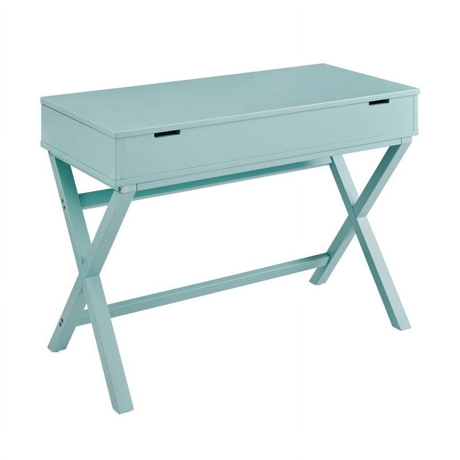desk added by Samantha Elizabeth