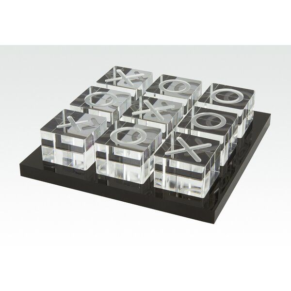 Lucite Tic Tac Toe Set added by Marisa Bettencourt