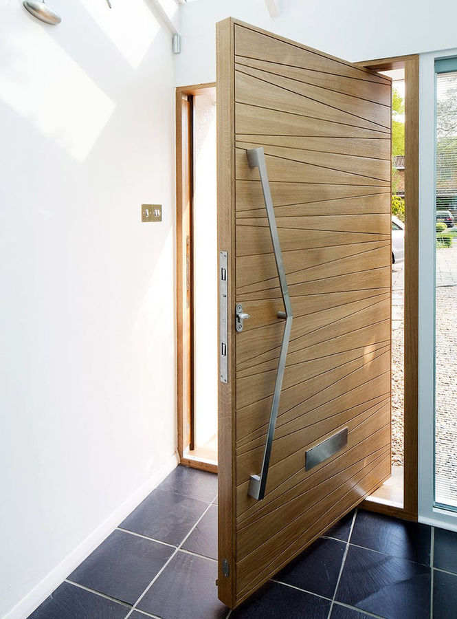 Balard - Exterior Modern Solid Wood Pivot Door added by Sunayna Ravula