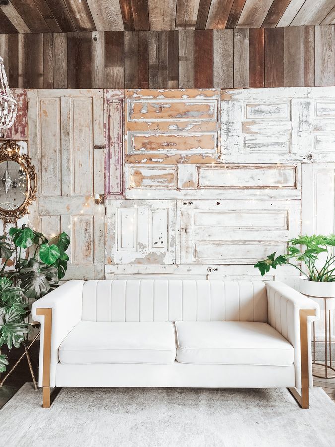 GOLDIE $300 — Chippy White Table added by Karyn Pashchuk