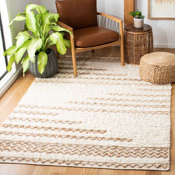 Kristina Handmade Flatweave Wool Ivory/Brown Rug added by Madeline Wood