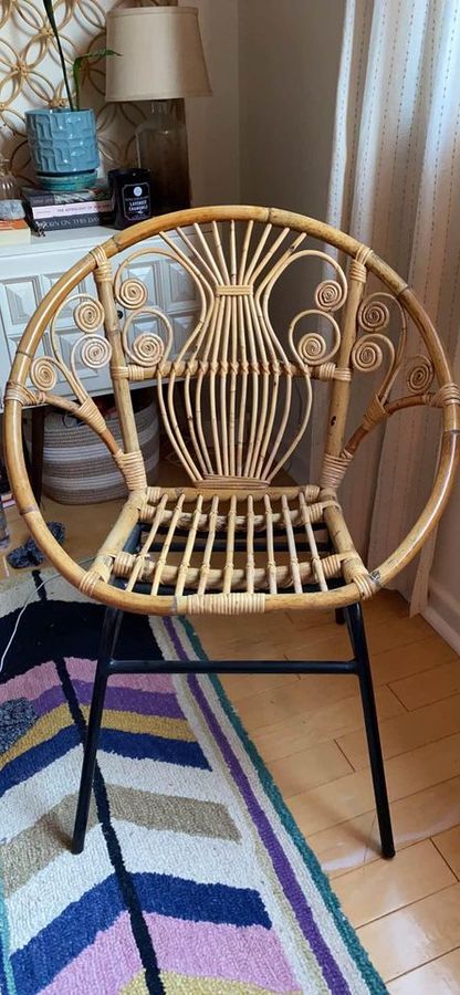 Rattan Accent Chair (would paint either whole thing or just base) added by Spoak Member