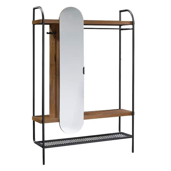 Hanging Armoire added by Andrea Samano