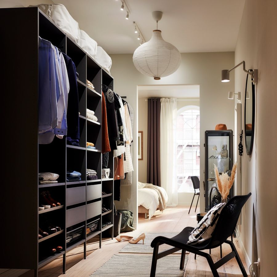 shelves added by Michelle Rosenhouse