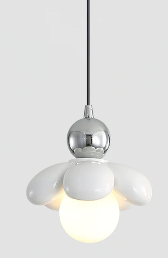Maru Flower Pendant Lamp 6.7″- 8.2″ added by Vivi Moya