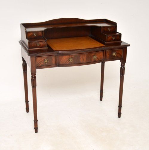 Antiker Bonheur Du Jour Schreibtisch aus Leder added by Spoak Member