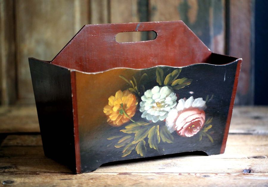 Antique Red Painted Magazine Rack Newspaper Holder Wooden Painted Roses Lacquer Desk Organizer Office Holder Storage added by Spoak Member