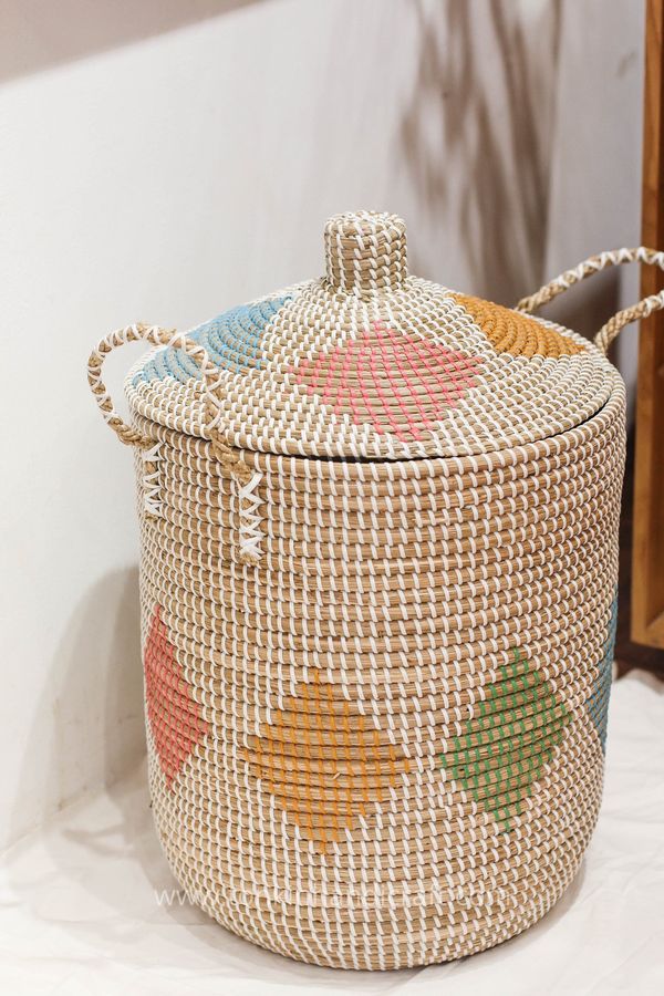 Lidded Laundry Basket,Laundry hamper,Lidded Seagrass Basket with handle,Clothes Laundry Woven Wicker Basket, Decor Storage Holder Container added by Spoak Member