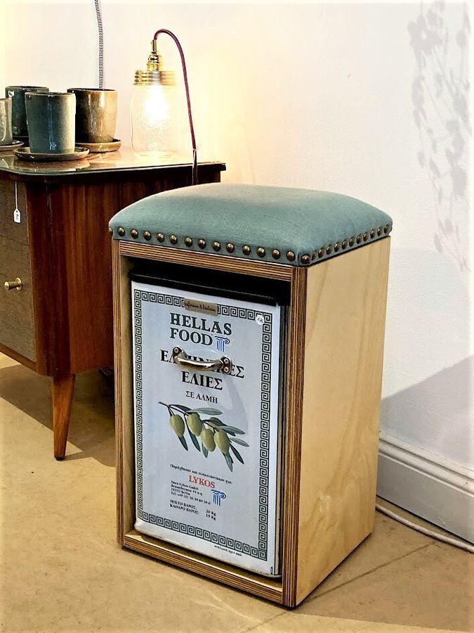 Stool little throne - linen verte added by Spoak Member