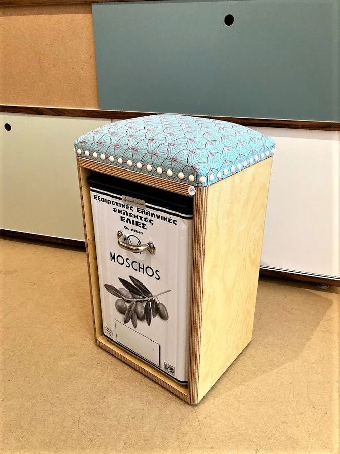 Stool little throne - Moschos II, rafiness & dreariness added by Spoak Member