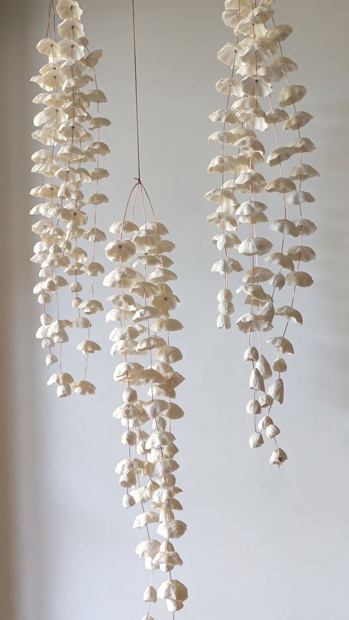 One Contemporary Garland White Flowers Wall Decoration Paper - Etsy added by Alivia Korsun