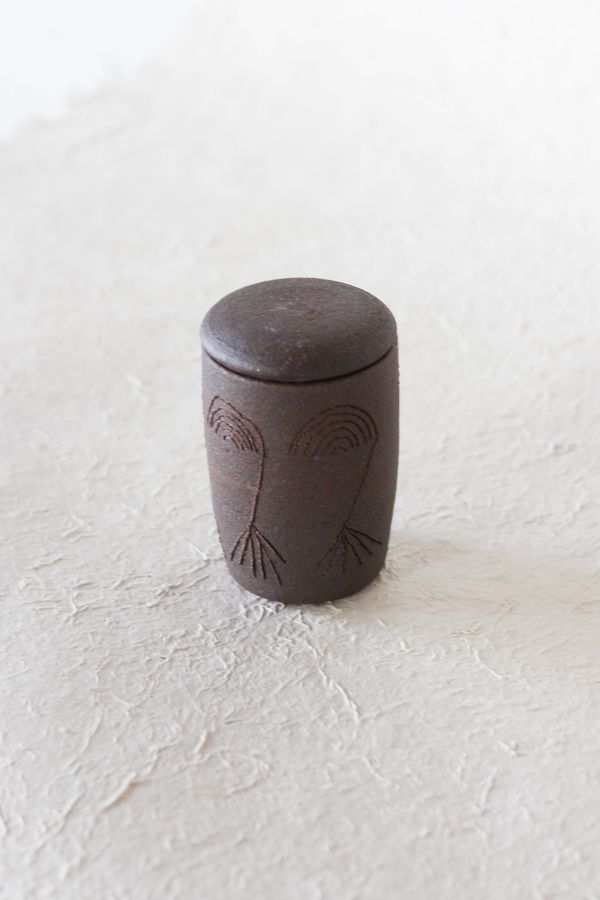 NARROW UMBEL LIDDED VESSEL added by Spoak Member