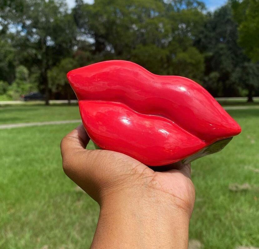 Vintage Lips Trinket Box added by Spoak Member