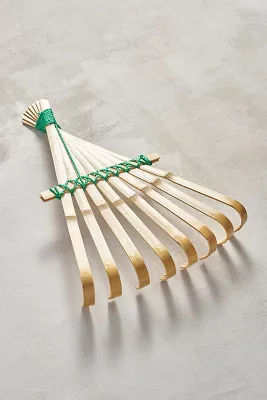 Niwaki Split Bamboo Hand Rake added by Spoak Member