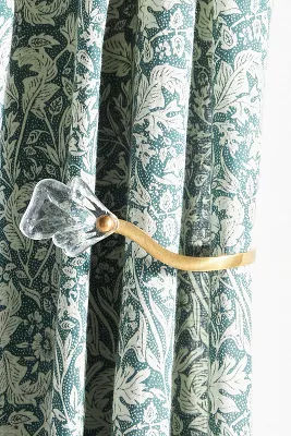 Raisa Glass Tieback added by Spoak Member