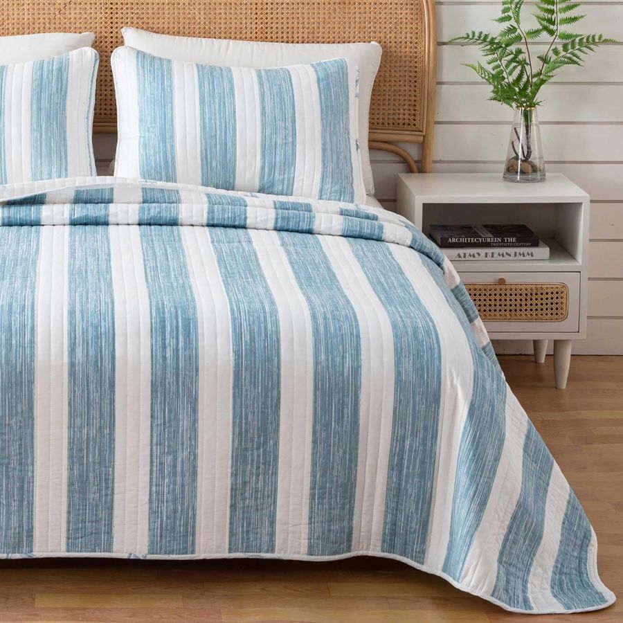 Great Bay Home Twin/Twin XL Coastal Bedding Set, Summer Coastal Quilt with Sham, Beach 2-Piece Reversible All Season Bedspread Quilt Set. Lightweight Nautical Quilted Coverlet. Blue added by sallie tyler